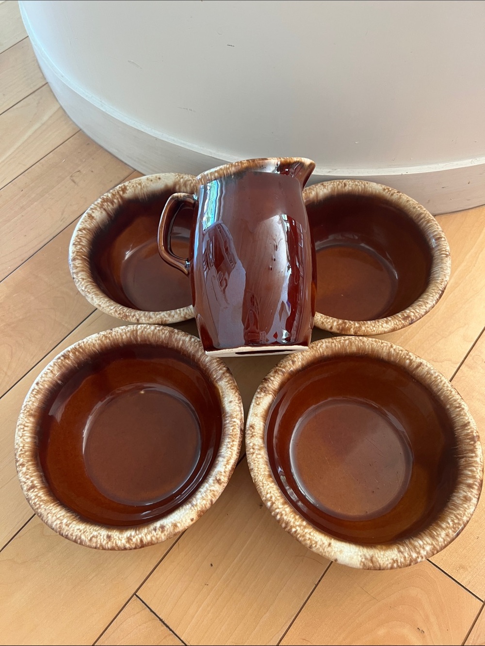 Hull Pottery 
5” Brown Reactive Glaze Ceramic Pitcher and Bowls Set